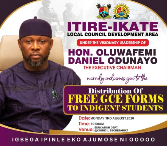 EDUCATION: ITIRE-IKATE COUNCIL CHAIRMAN DISTRIBUTES FREE GCE FORMS TO INDIGENT STUDENTS‎